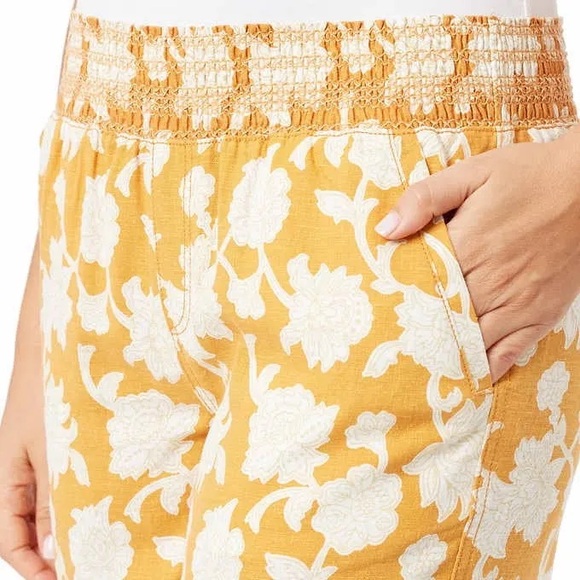NWT Women’s Orange & Cream Floral Linen Blend Relaxed Fit Short, Size L - Picture 2 of 4